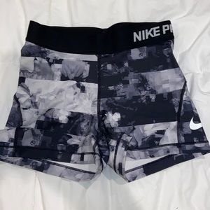 Nike Pro Size Small Spanks